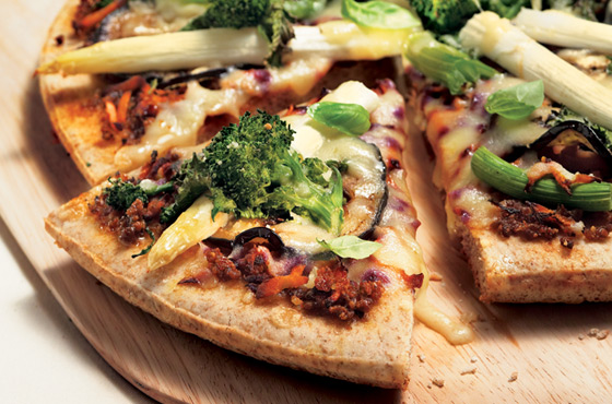 Pizza with eggplant and other garden vegetables – Rachelle Béry