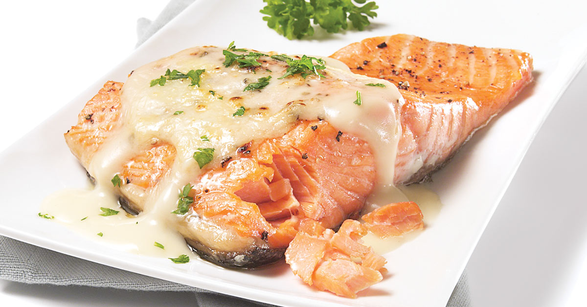 Salmon with béchamel cheese sauce Rachelle Béry