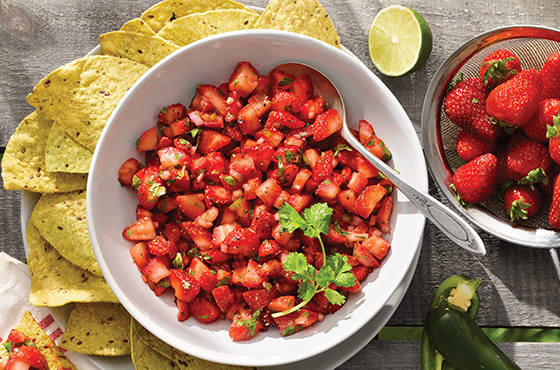 Strawberry jalapeño salsa – Rachelle Béry