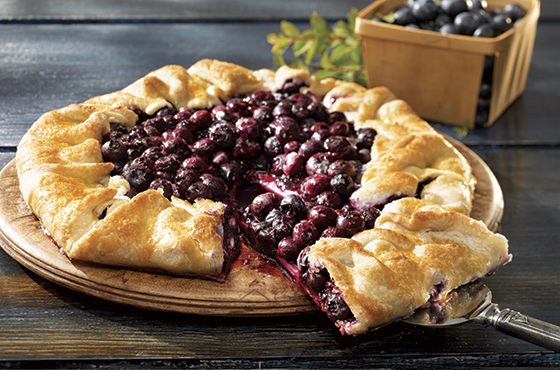 Rustic Blueberry Pie on the BBQ – Rachelle Béry