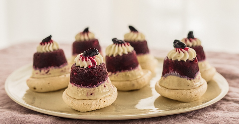 Bouchées de vacherin aux camerises