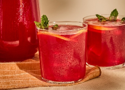 Sparkling energy lemonade with beets and marine collagen.
